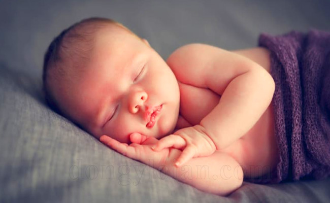 Mẹo dân gian giúp trẻ sơ sinh ngủ ngon