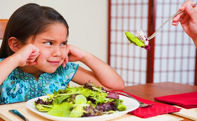 Trẻ lười ăn rau tại sao