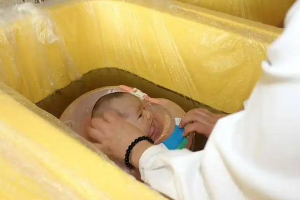 Nước tắm kinh giới giúp làm dịu da, tăng sức đề kháng cho da