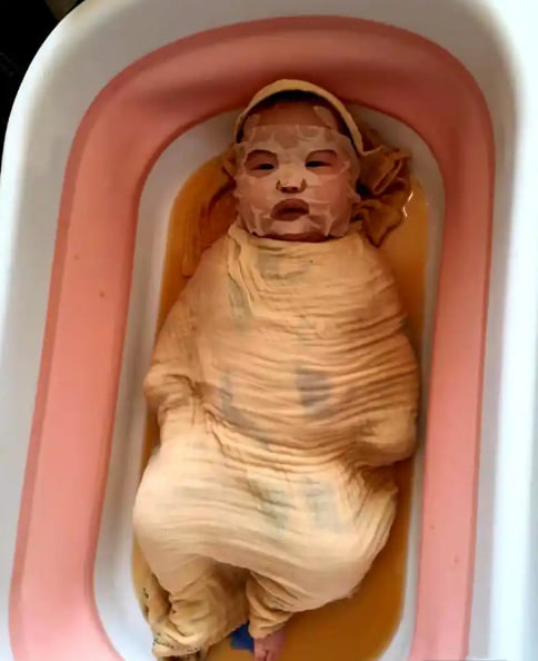 Tắm Lá trà xanh cho bé bị chàm sữa