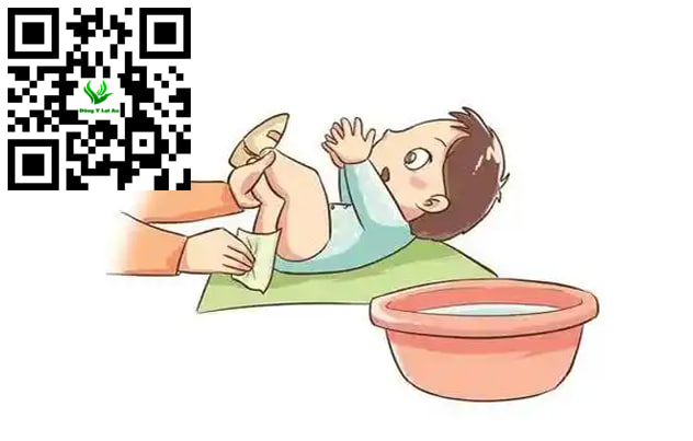 Bé dễ bị hăm da khi bí hơi trong mùa hè