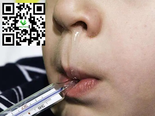 Trẻ sơ sinh bị ho sổ mũi nhưng không sốt nhiệt kế chỉ 37°C